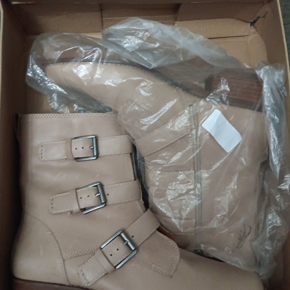 Lucky Brand Tan Combat Boots